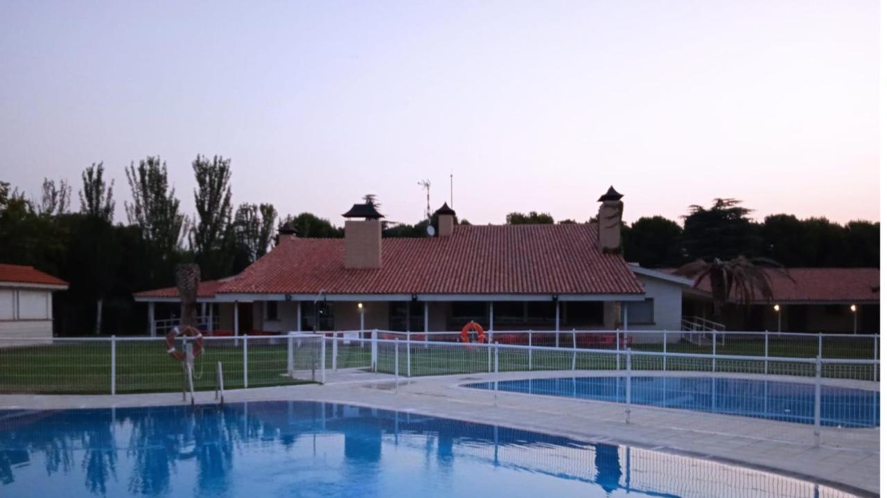 Bungalows Zaragoza Camping Екстериор снимка