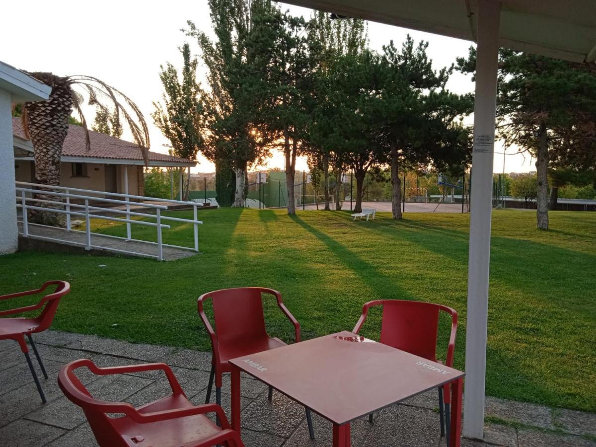 Bungalows Zaragoza Camping Екстериор снимка