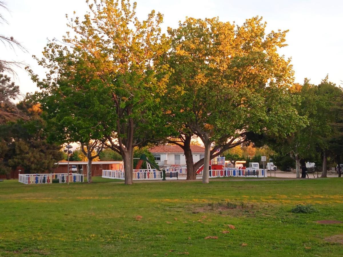 Bungalows Zaragoza Camping Екстериор снимка