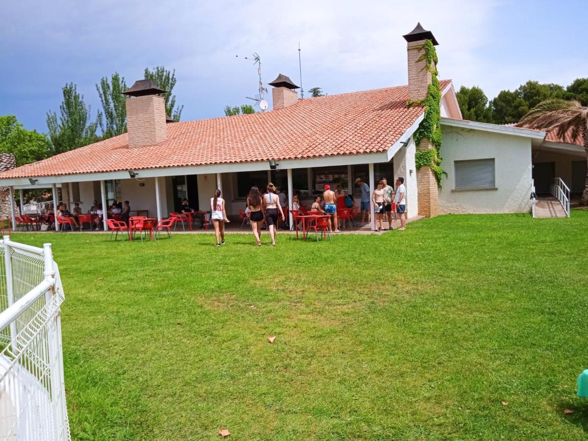 Bungalows Zaragoza Camping Екстериор снимка